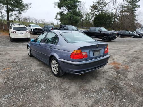 2000 BMW 323 i