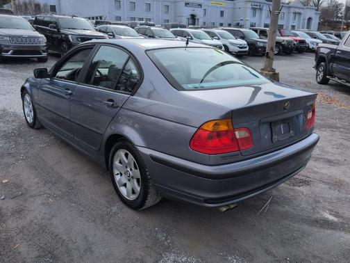2000 BMW 323 i