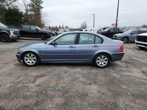 2000 BMW 323 i
