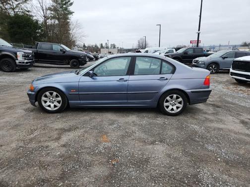 2000 BMW 323 i