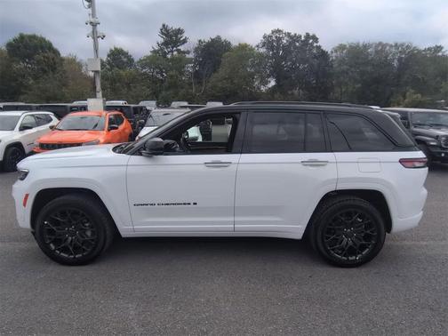 2025 Jeep Grand Cherokee Summit