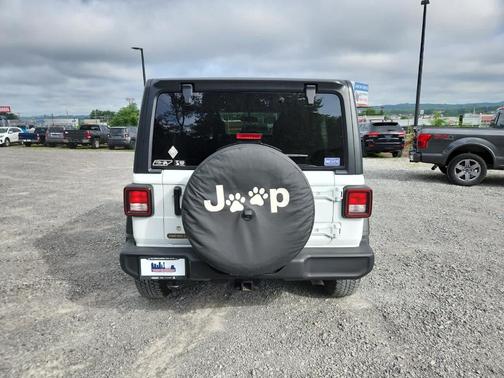2020 Jeep Wrangler Unlimited Freedom