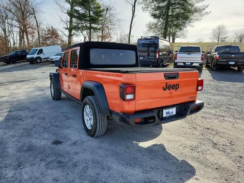 2020 Jeep Gladiator Sport