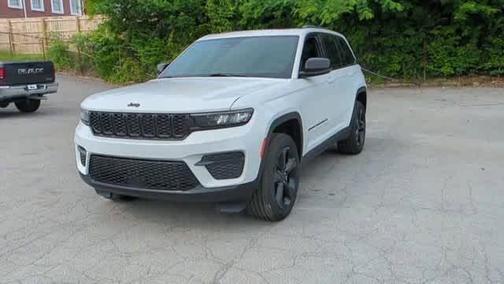 2025 Jeep Grand Cherokee Laredo