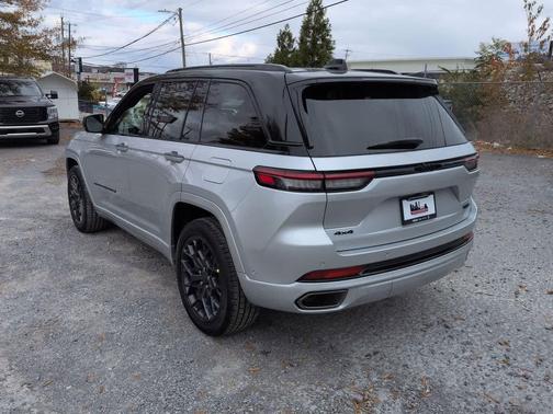 2025 Jeep Grand Cherokee Summit