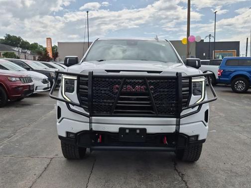 Summit White 2023 GMC Sierra 1500 AT4
