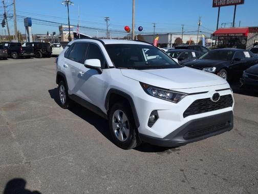 2020 Toyota RAV4 XLE