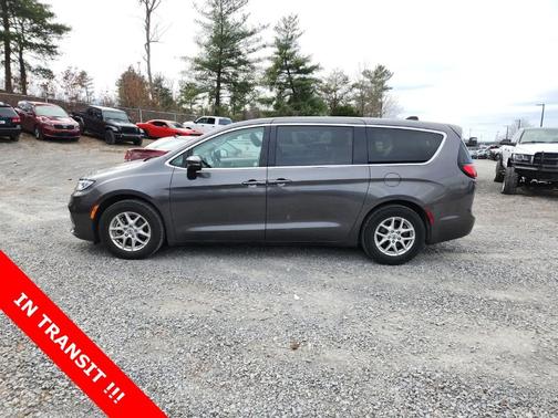 2023 Chrysler Pacifica Touring-L