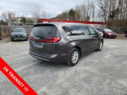 2023 Chrysler Pacifica Touring-L