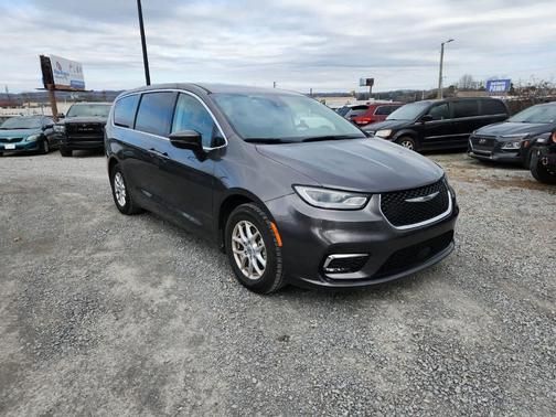 2023 Chrysler Pacifica Touring-L