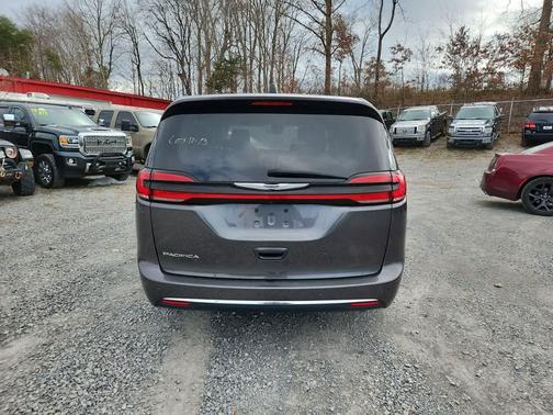 2023 Chrysler Pacifica Touring-L