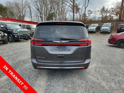 2023 Chrysler Pacifica Touring-L