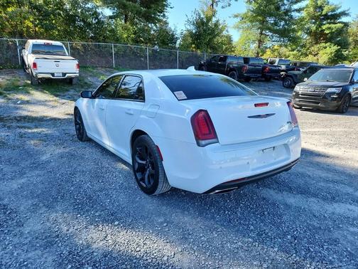2022 Chrysler 300 S
