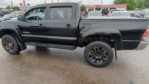 Black 2015 Toyota Tacoma V6