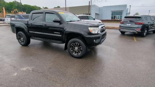 Black 2015 Toyota Tacoma V6