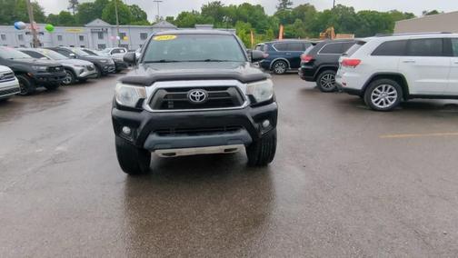 Black 2015 Toyota Tacoma V6
