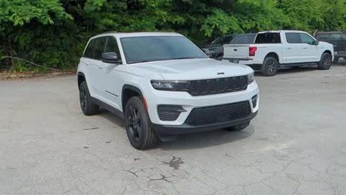 2025 Jeep Grand Cherokee Laredo