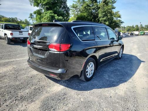 2021 Chrysler Voyager LXI