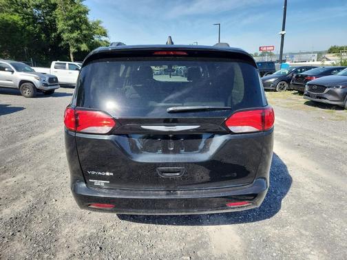 2021 Chrysler Voyager LXI