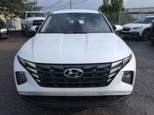 2022 Hyundai TUCSON SE