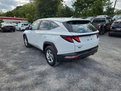 2022 Hyundai TUCSON SE