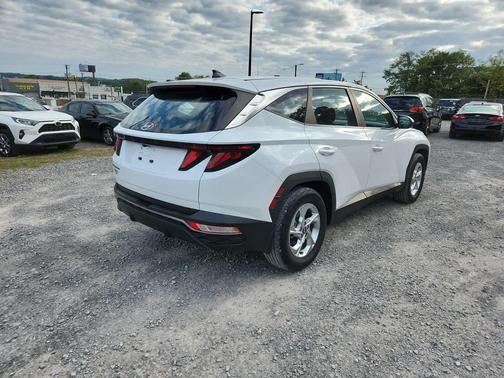 2022 Hyundai TUCSON SE