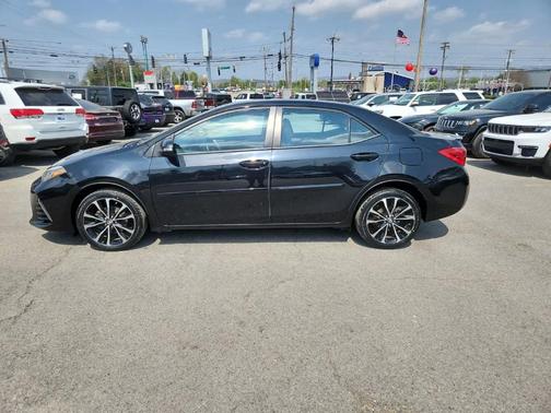 Black Sand Pearl 2019 Toyota Corolla SE
