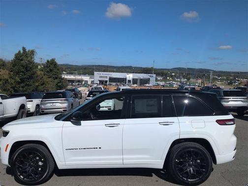 2025 Jeep Grand Cherokee Summit