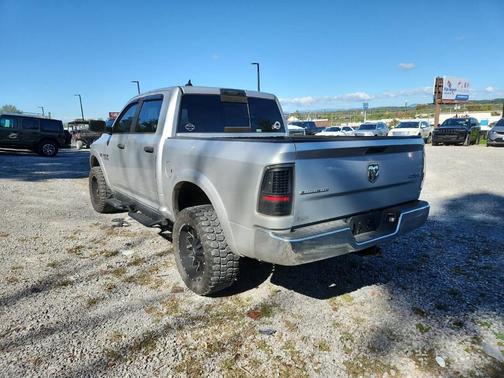 2016 RAM 1500 SLT