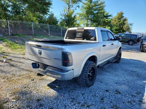 2016 RAM 1500 SLT