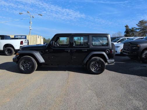 Black Clearcoat 2026 Jeep Wrangler Sport
