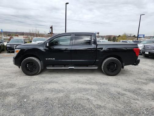 2021 Nissan Titan SV