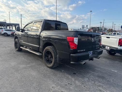 2021 Nissan Titan SV