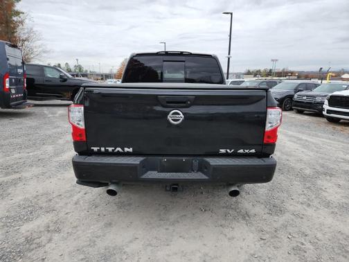 2021 Nissan Titan SV