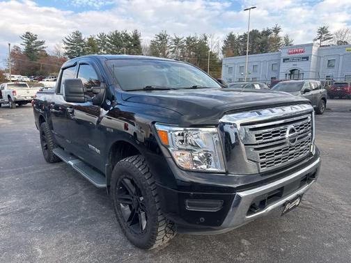 2021 Nissan Titan SV