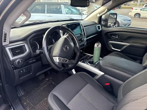 2021 Nissan Titan SV