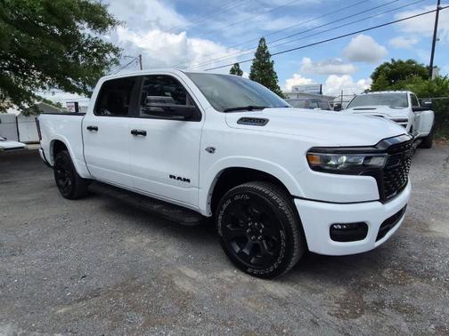 Bright White Clearcoat 2026 RAM 1500 Big Horn/Lone Star
