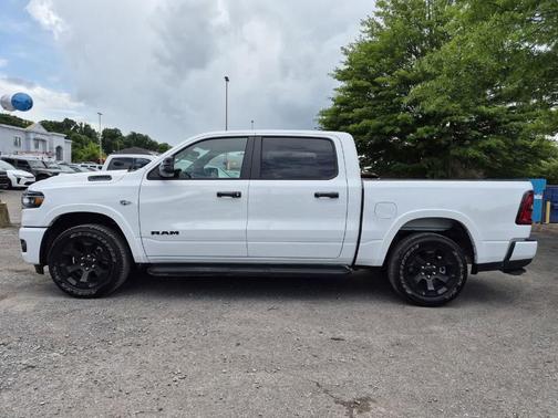 Bright White Clearcoat 2026 RAM 1500 Big Horn/Lone Star