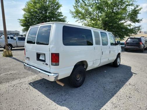 2010 Ford E350 Super Duty XLT