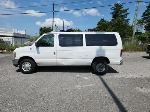 2010 Ford E350 Super Duty XLT