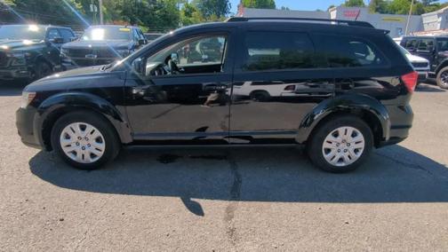 Pitch Black Clearcoat 2019 Dodge Journey SE