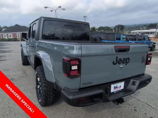 2025 Jeep Gladiator Sport