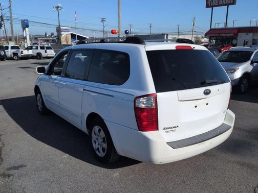 2008 Kia Sedona LX