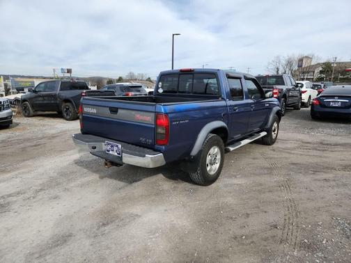 2000 Nissan Frontier XE Crew Cab