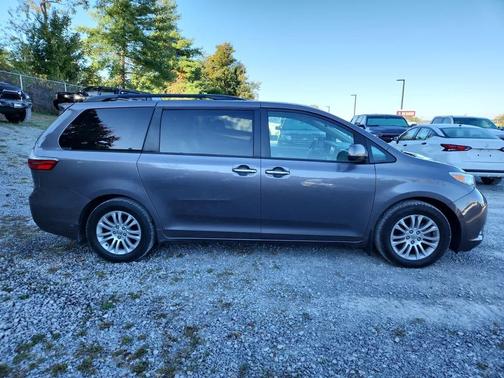 2015 Toyota Sienna XLE Premium