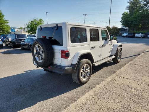 Bright White Clearcoat 2021 Jeep Wrangler Unlimited Sahara