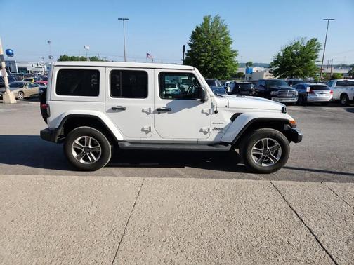 Bright White Clearcoat 2021 Jeep Wrangler Unlimited Sahara