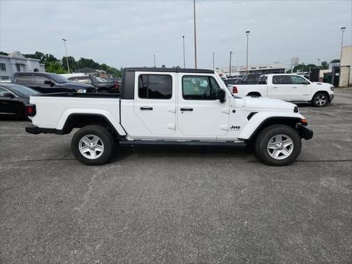 2023 Jeep Gladiator Sport