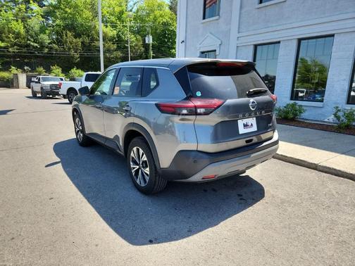 Gun Metallic 2021 Nissan Rogue SV
