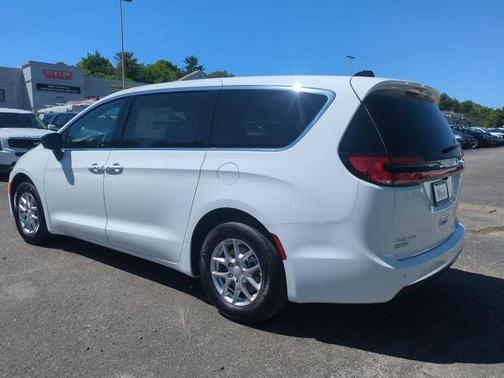 Bright White Clearcoat 2027 Chrysler Pacifica SELECT
